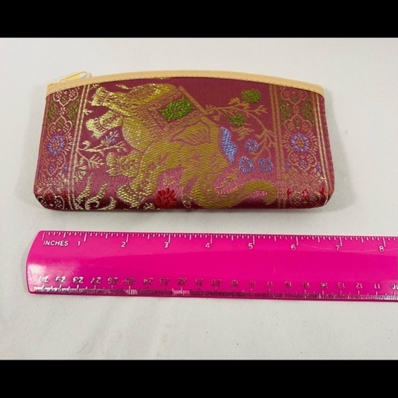 Beautiful orient themed pouch - Picture 3 of 6